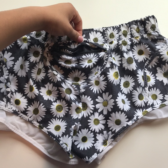 Adidas Stella McCartney shorts - Picture 6 of 6